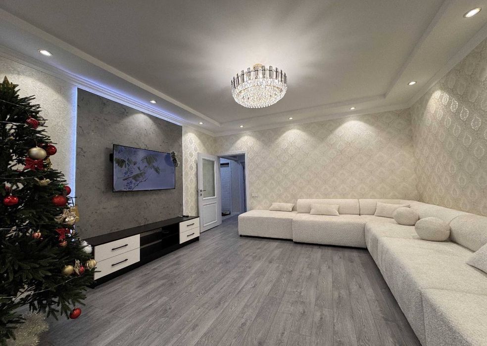 Продаётся 4х комнатная квартира на Ойбеке,ор Жемчуг