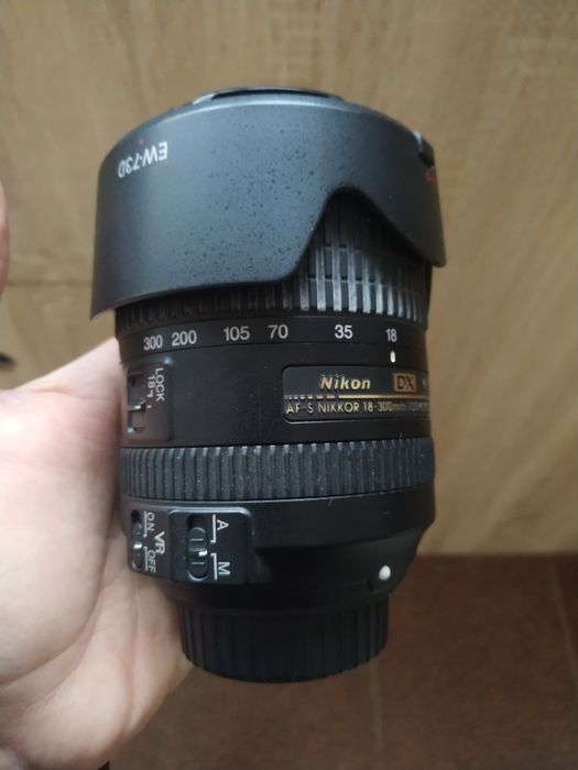 Nikkor 18-300 3'5-6'3 объектив