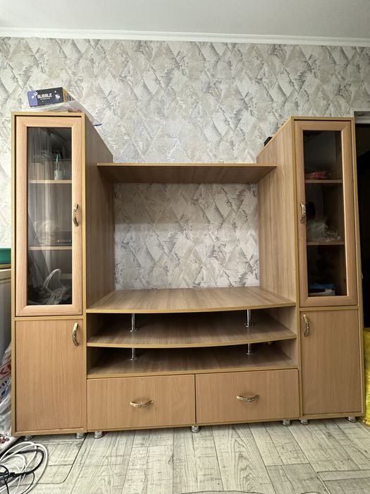 Продам сервант для гостиной