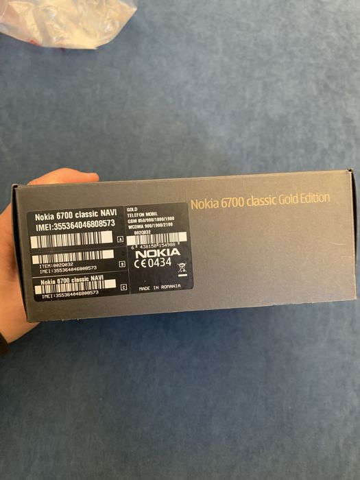 Nokia 6700 gold classic