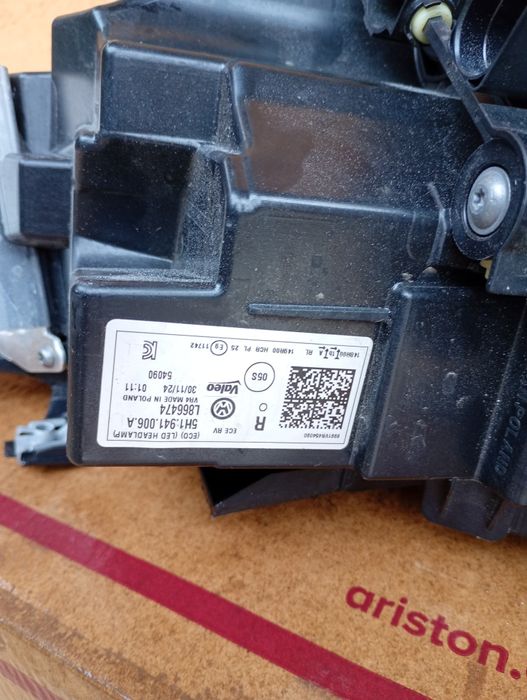 Far dreapta vw golf 8 facelift 2023 2024 2025 cod 5H1941006A