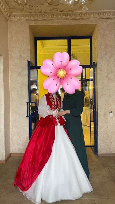 Длинное вечерное платье