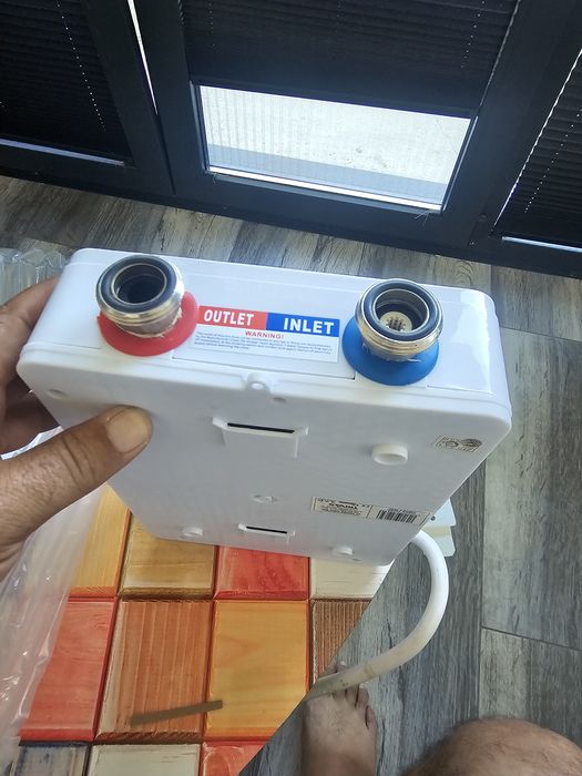 Instant apa calda electric