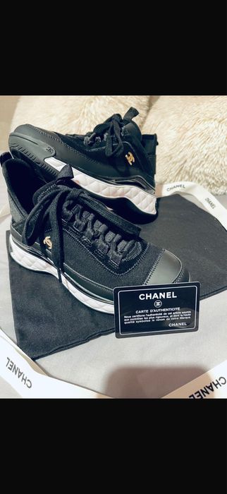 Vand papuci chanel