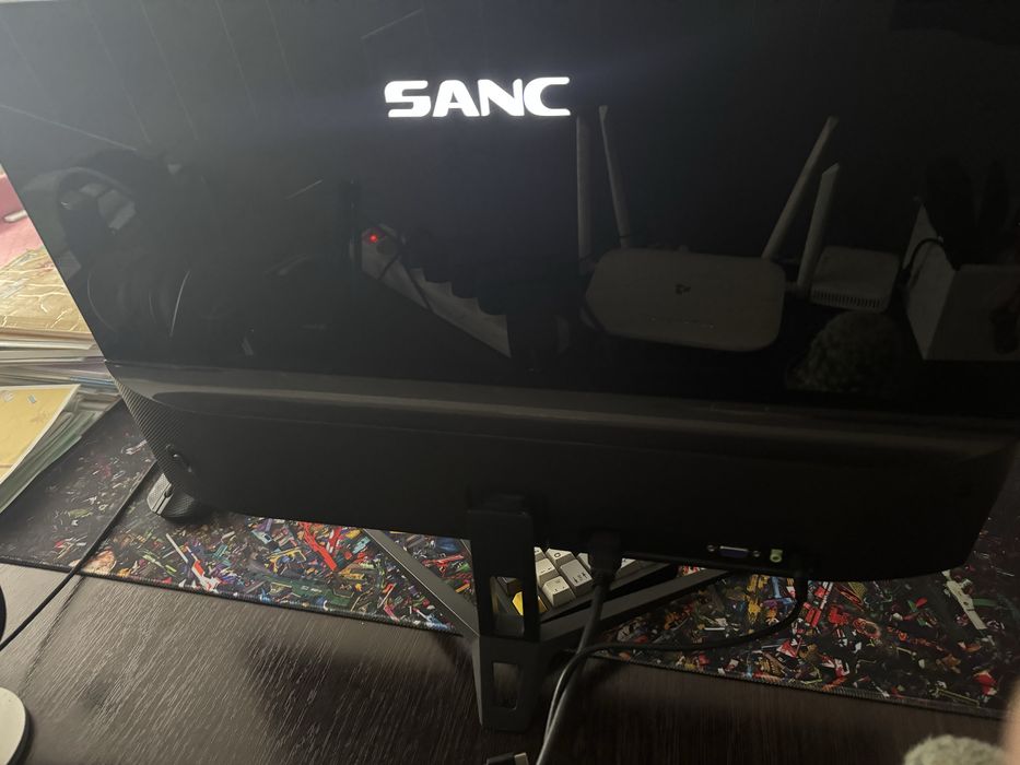 Монитор в хорошом состояние