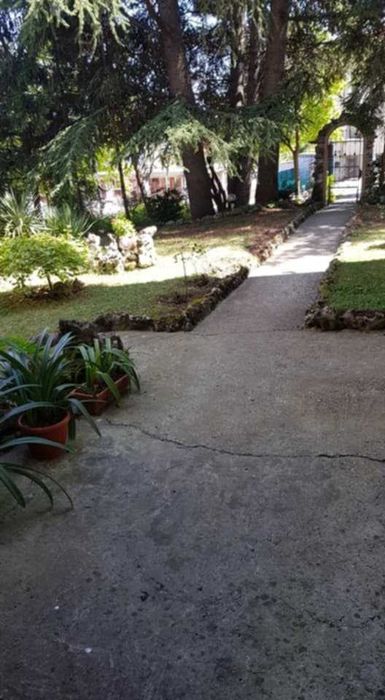 Дава се под наем Ателие в Шумен, 2-ри корпус - 42 кв.м за 244.8 € - Снимка #1