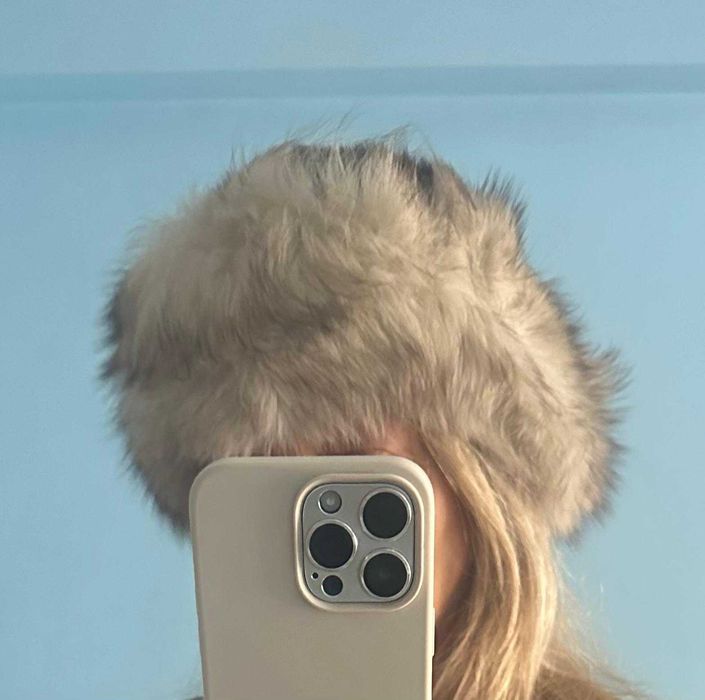 Caciula blana naturala vulpe argintie pe margine