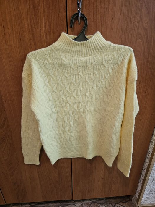 Продам женские кофты