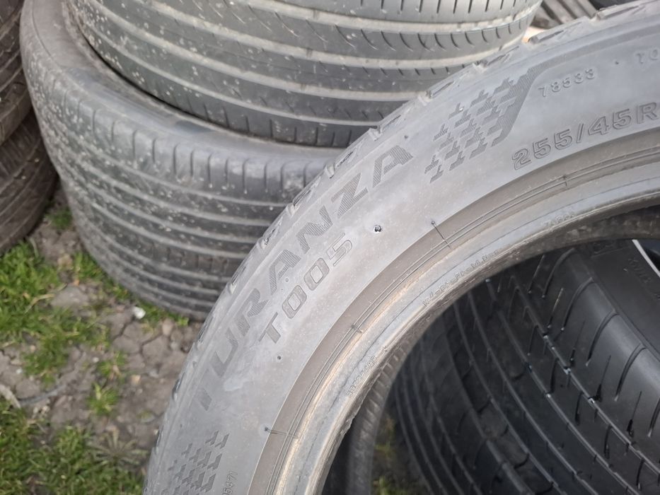 Vand 2 anvelope 255 45 18 brigestone de vara bune dot 2020