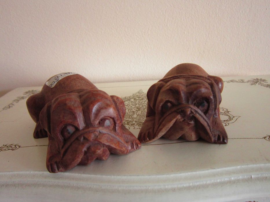 cadou rar Caine sculpura mica lemn de Suar Indonezia 1970