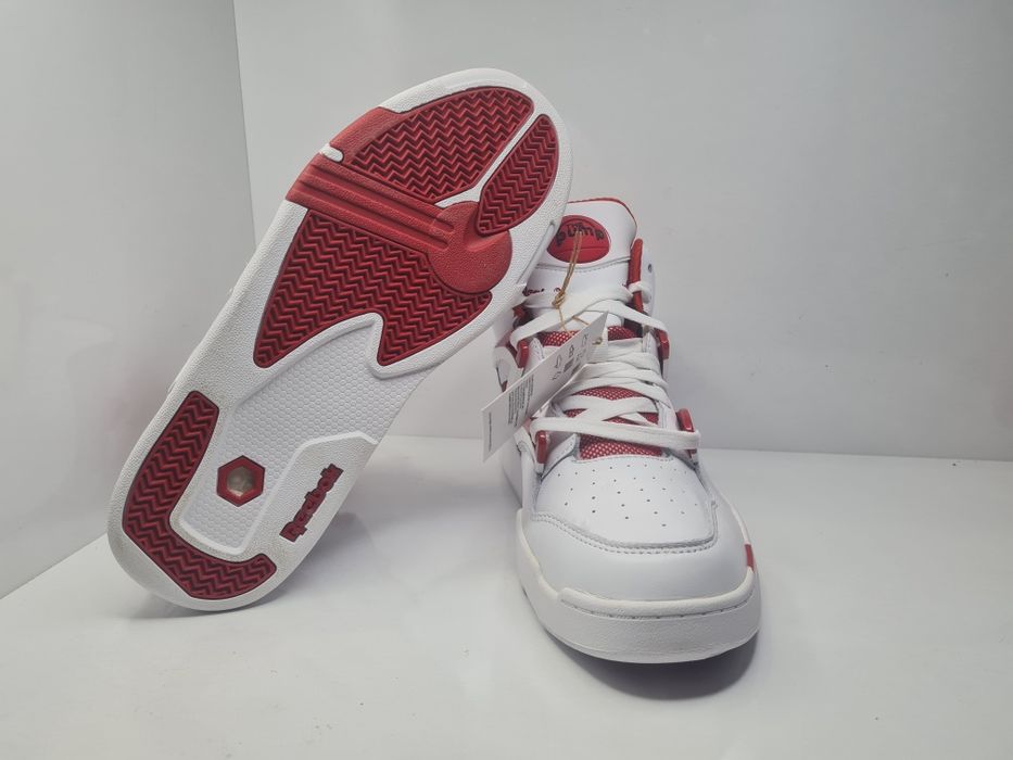 Кецове Reebok Pump Omni Zone 2

Чисто ново с кутия. 

Размер 40.5 стел