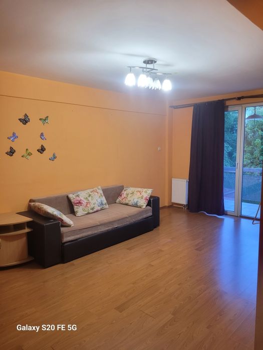 Apartament de inchiriat cu  3 camere etaj 4 ,LIFT  pe strada munteniei