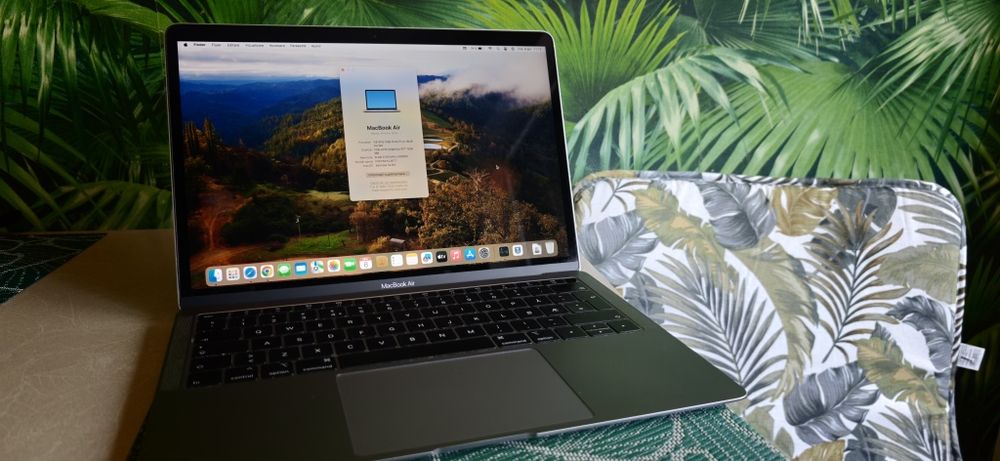 MacBook Air 13” i5 / 8GB RAM / 128GB SSD – macOS Sonoma