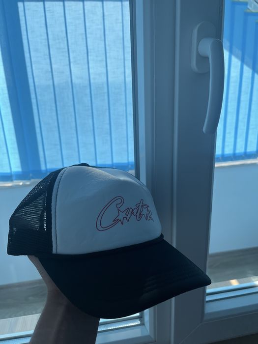 Sapci corteiz noul model