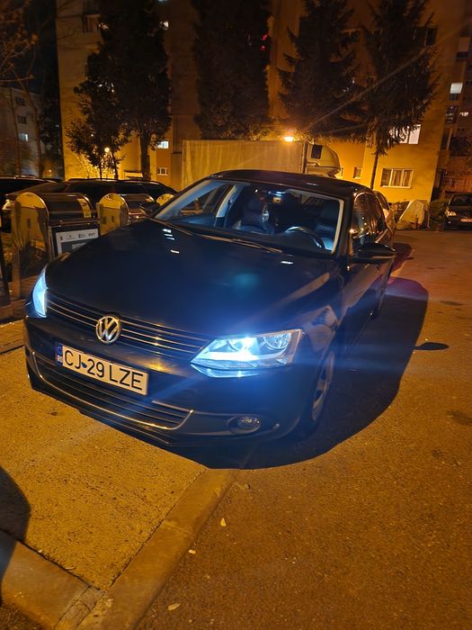 VOLKSWAGEN Jetta 2011 — imagine 3
