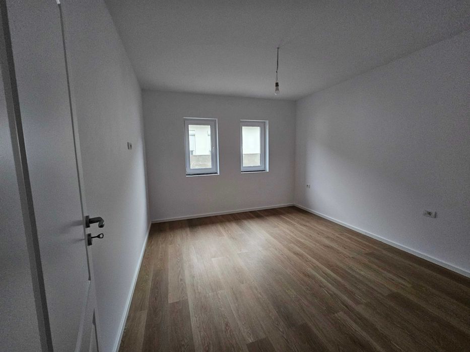 Vând apartament în duplex nou, 3 camere 2 băi, Şag TM