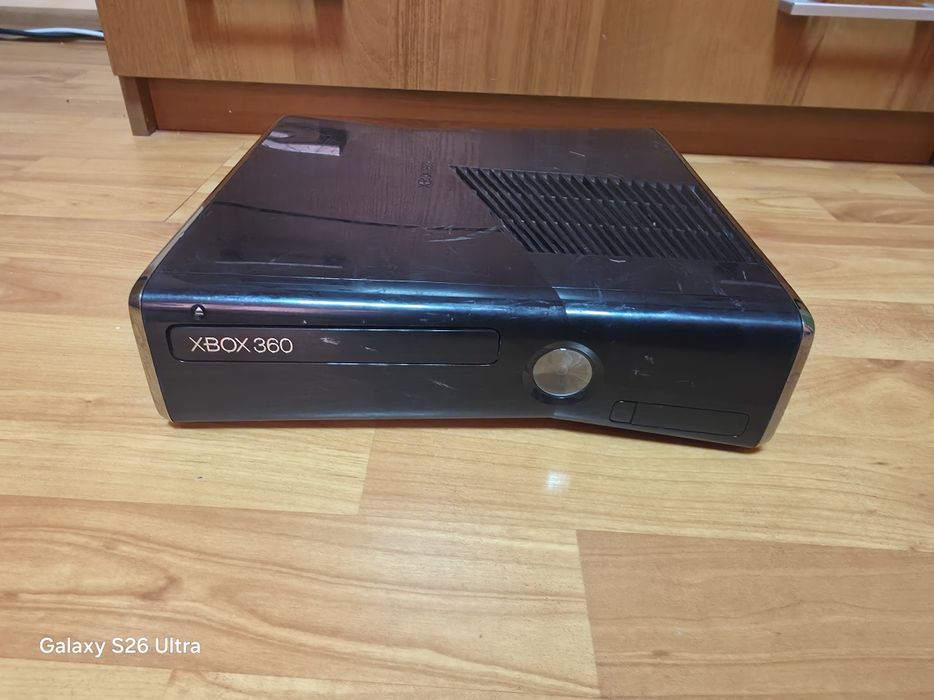 Конзола Xbox 360 Slim 250GB