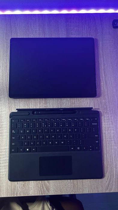 Microsoft Surface Pro 11 (Model Nou) – Stare Excelentă + Accesorii
