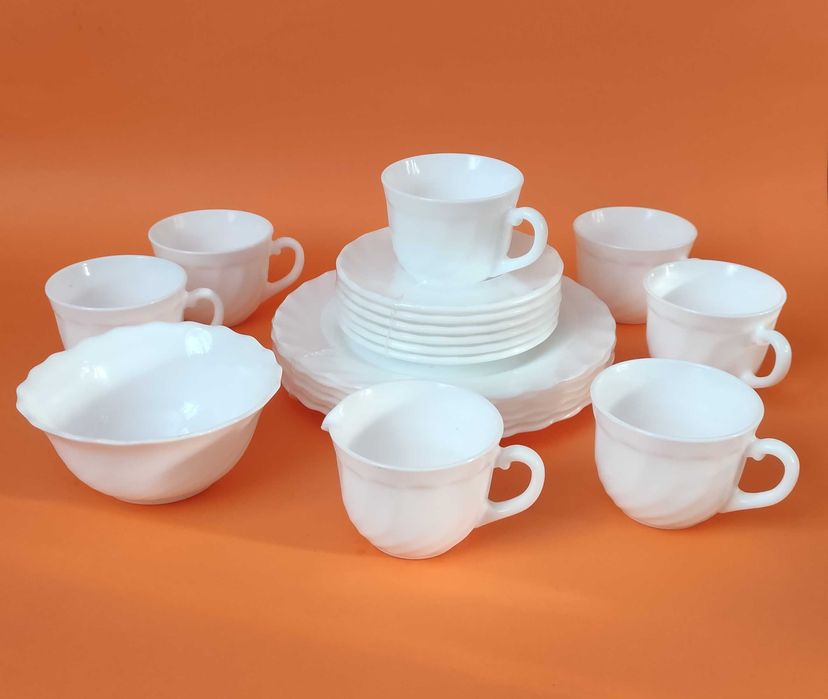 *Arcopal* Франция чисто нов сервиз за кафе от 20 части