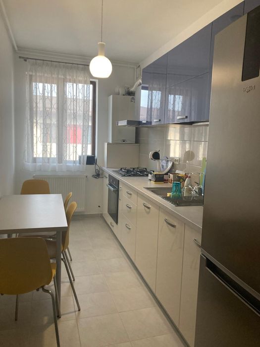 Inchiriez apartament cu 2 camere