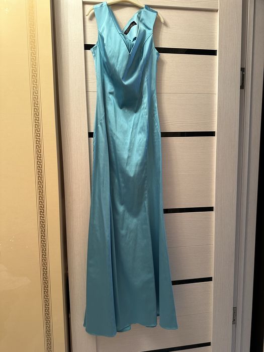 Продаю вечерние платья