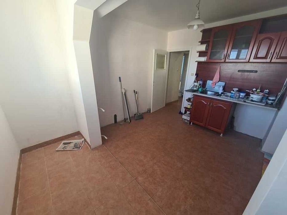 Дава се под наем Тристаен апартамент в Бургас, Зорница - 80 кв.м за 127.5 € - Снимка #11