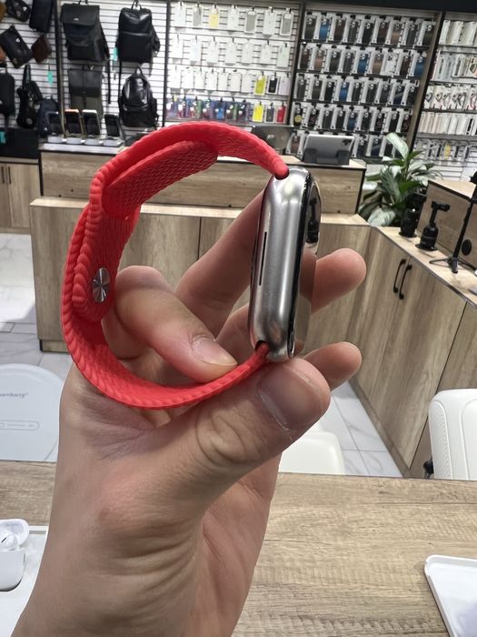 Часы за 11000 тенге