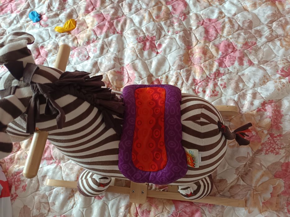 Детска плюшена люлка зебра столче със животно за дете над 1 година.