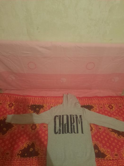 Продам кофту для девочек