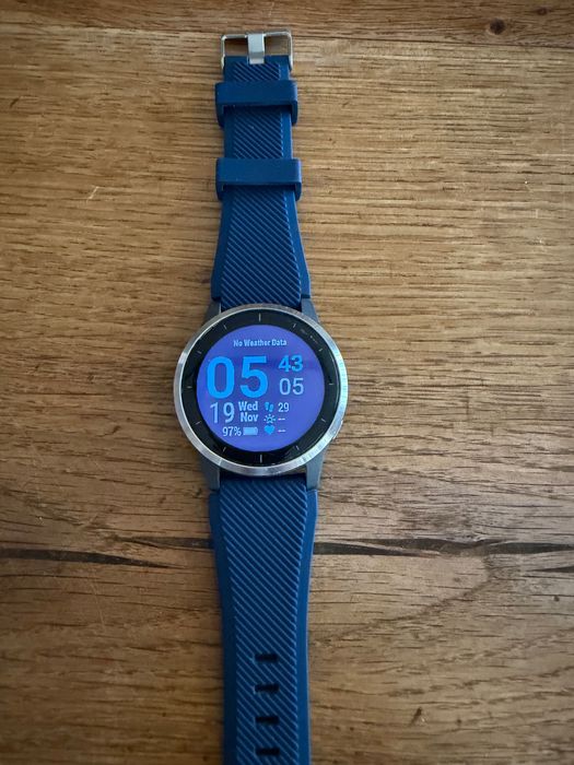Смарт часовник Garmin Vivoactive 4
