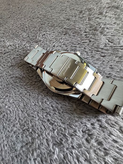 Часовник hugo poedegard