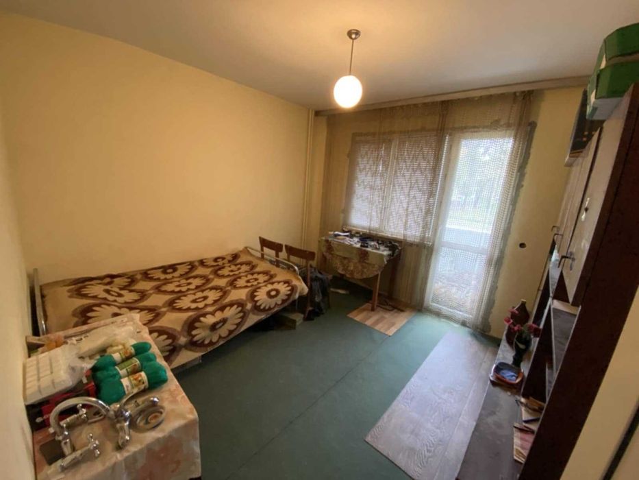 Продавам тристаен апартамент град Ямбол