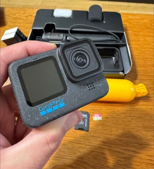 GoPro HERO 12 Black Creator Edition + Accesorii Premium, ca nouă