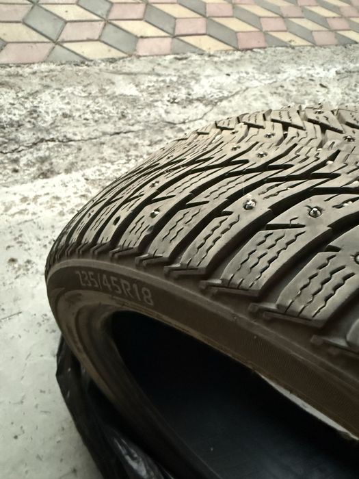 235/45 r18 зима шипы продам