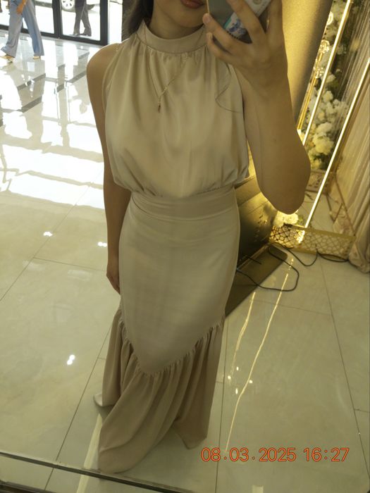 Вечернее платье(бежевое)