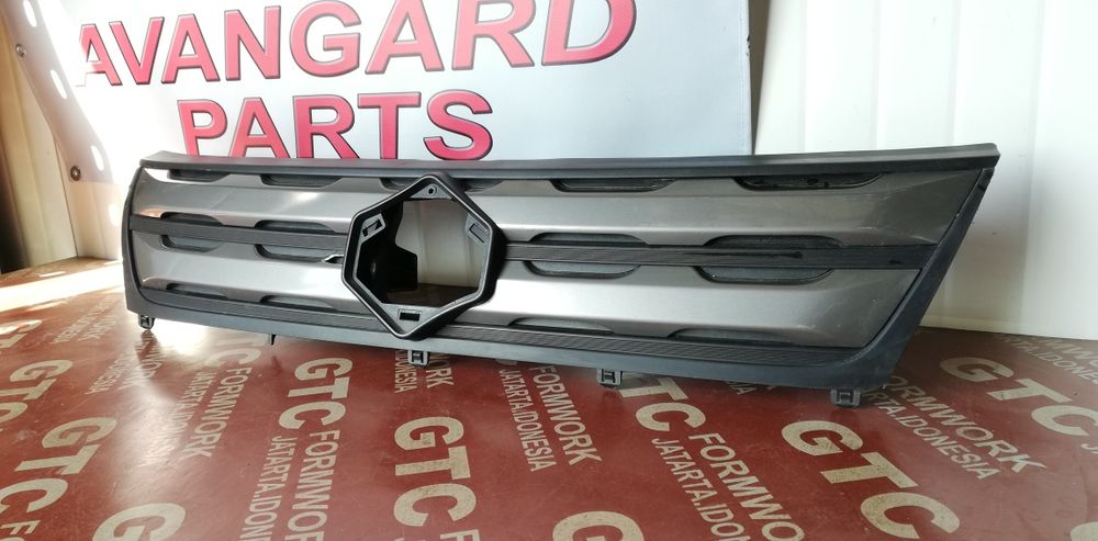 Маска/решетка Suzuki Vitara 2017-