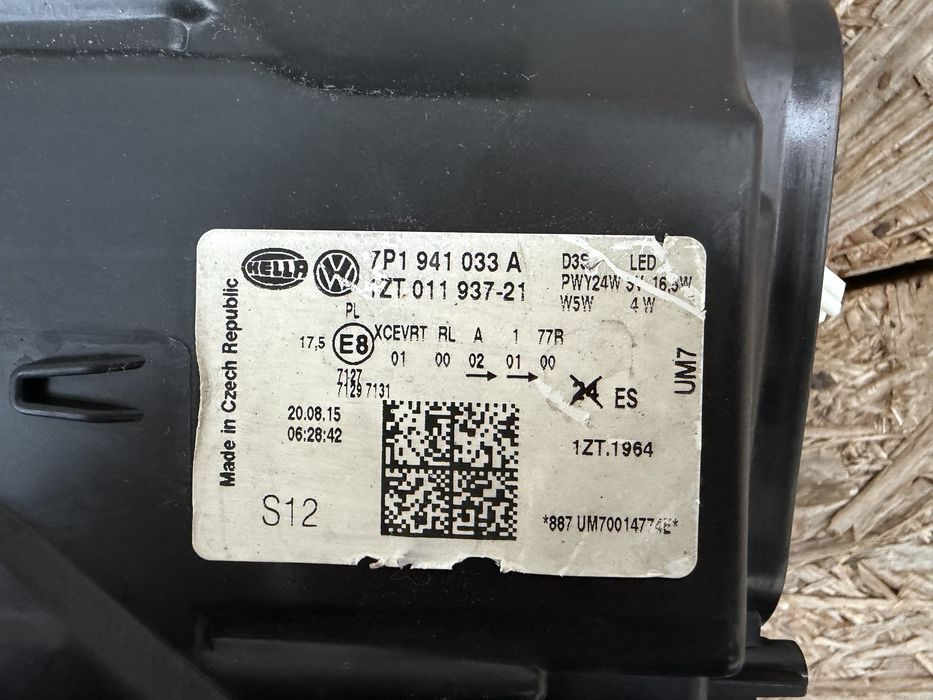 Far stanga VW Touareg 7P Facelift 2016-2017-2018 Xenon + LED Original