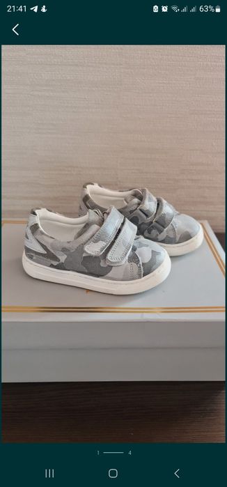 Продам детскую обувь