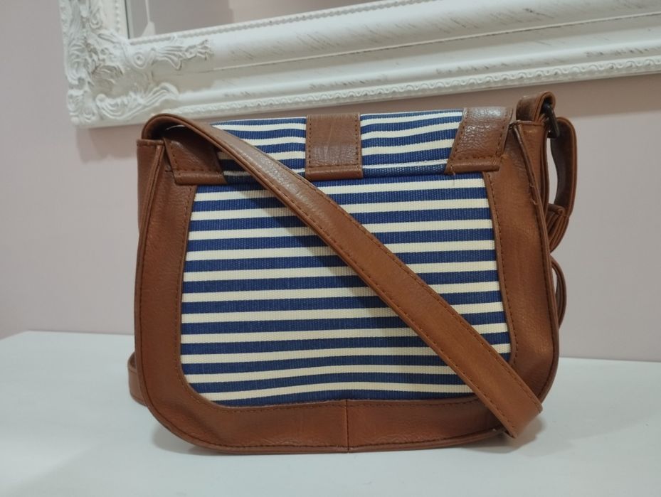 Страхотна малка дамска чанта