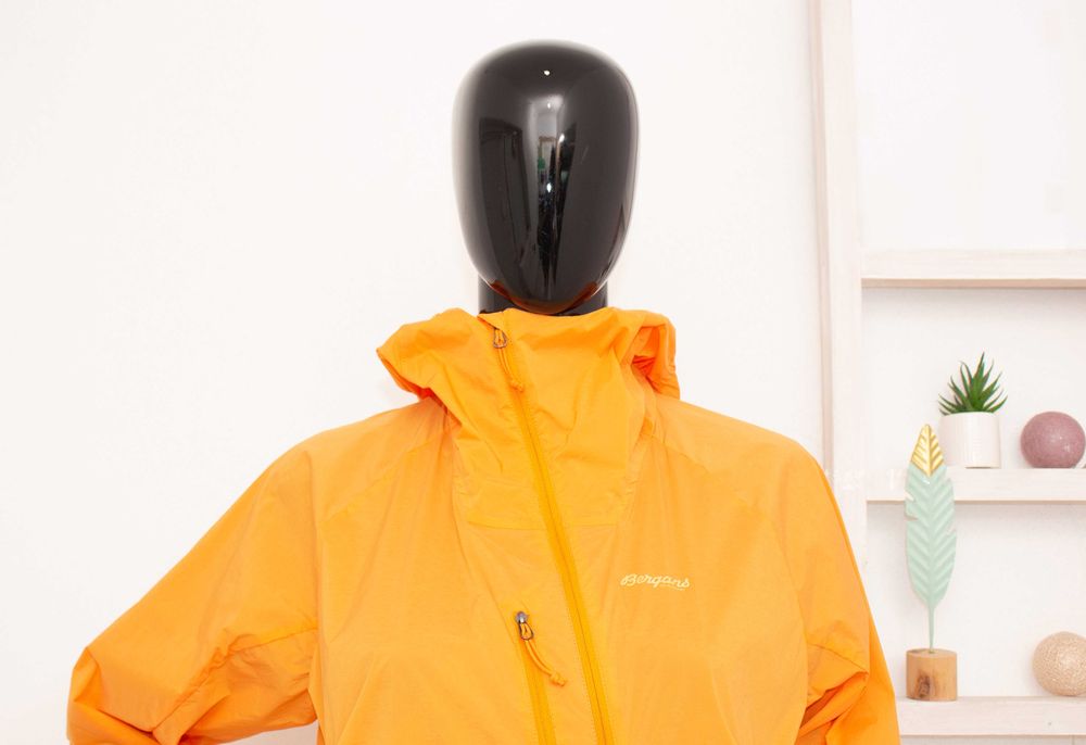 BERGANS Cecilie LT Wind Anorak дамско яке тънко с качулка ветровка М
