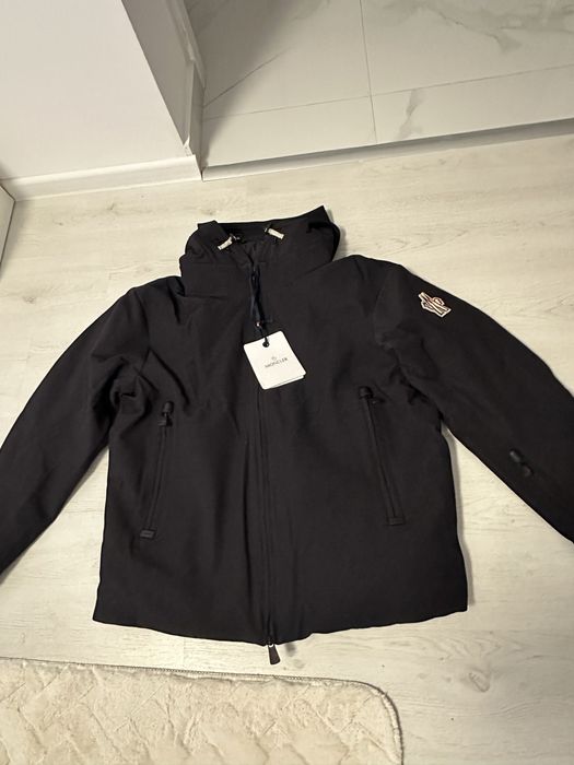 Geaca Moncler ski fabricata in Romania 2025