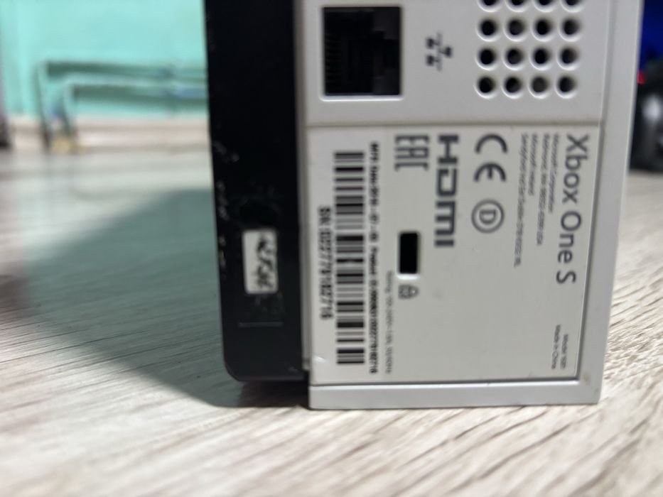 Vand xbox one s de 1tb