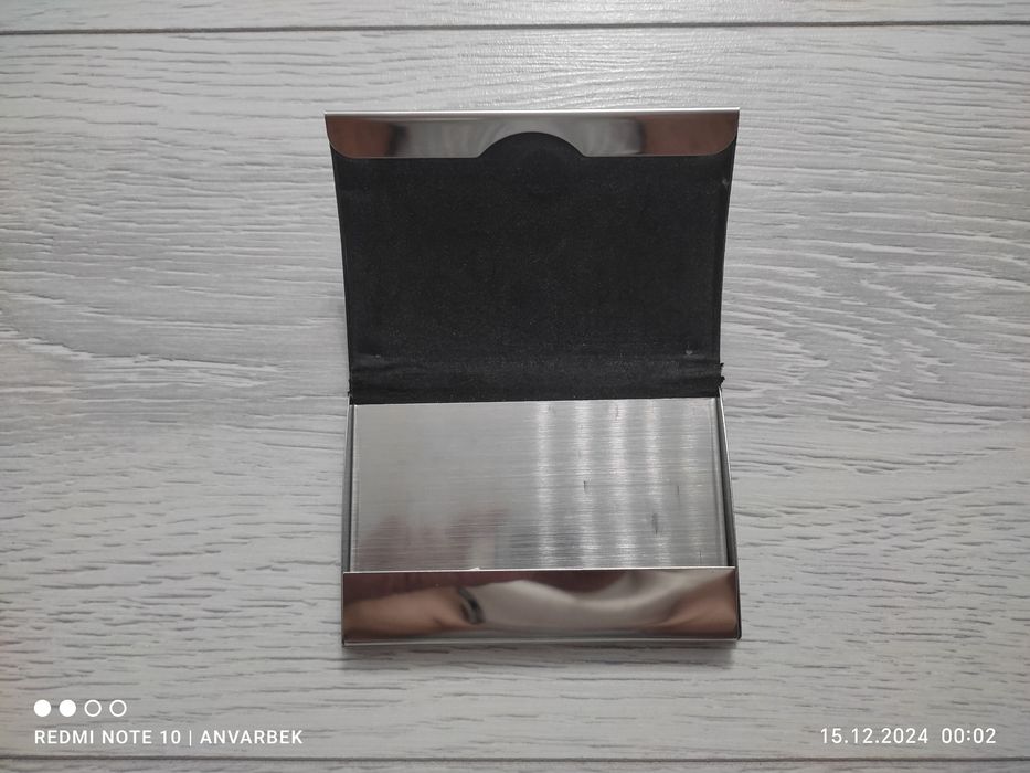 Визитница в хорошем состоянии.