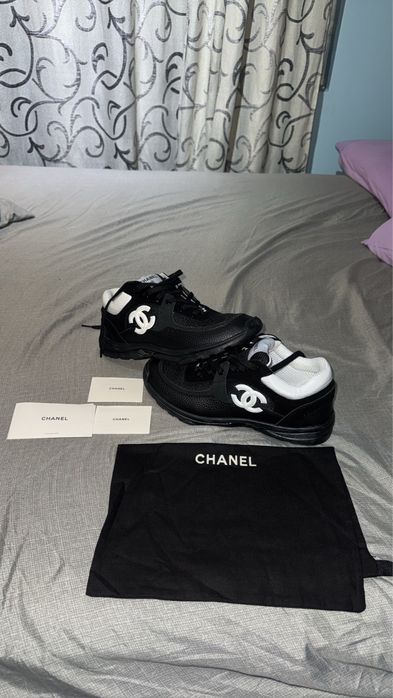 Chanel runner negru cu alb