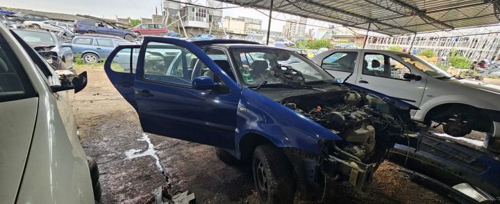 Buton avarie Volkswagen VW Polo a 3-a generatie 6N