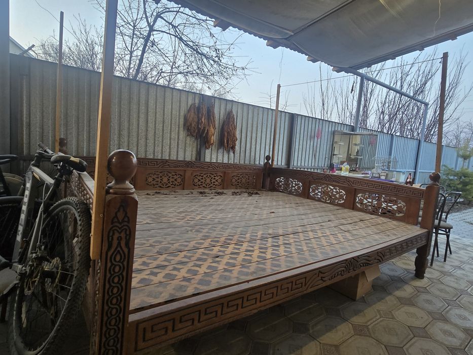 Топчан ( деревянная Кровать).