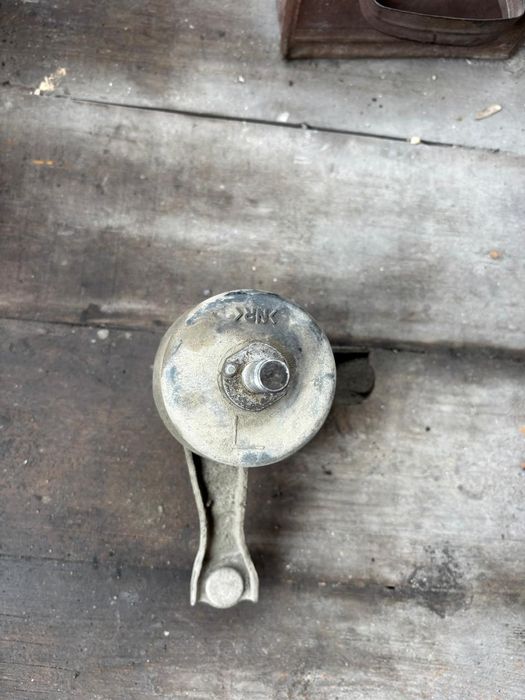 Подушка двигателя