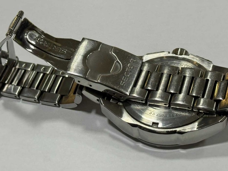 Мъжки часовник Sector No Limits 950