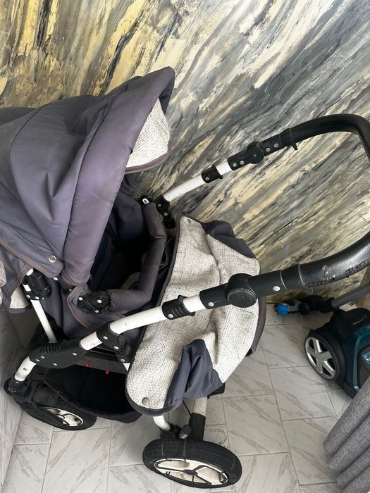 Бебешка количка със зимен и летен кош