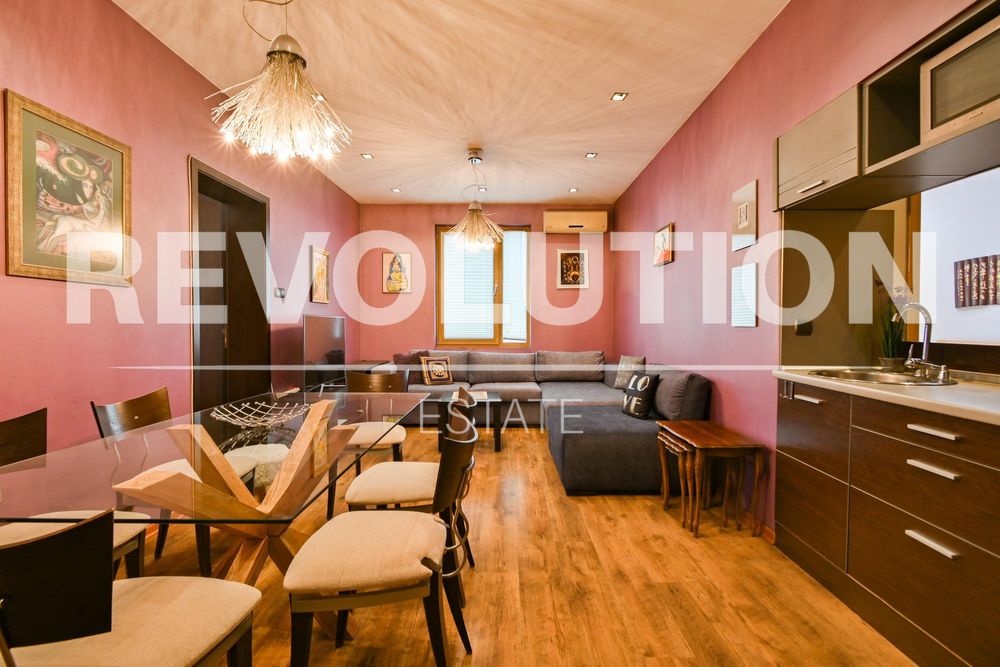 Дава се под наем Тристаен апартамент в София, Център - 96 кв.м за 1500 € - Снимка #1